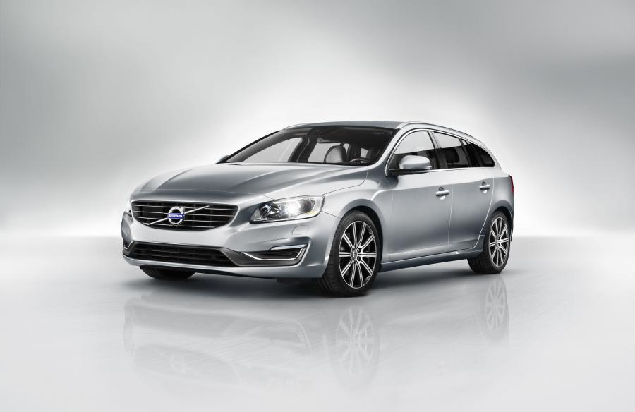  Volvo V60 2014 года  (фото 1 из 13)